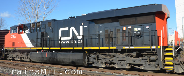 Locomotive CN2937 left side / coté gauche